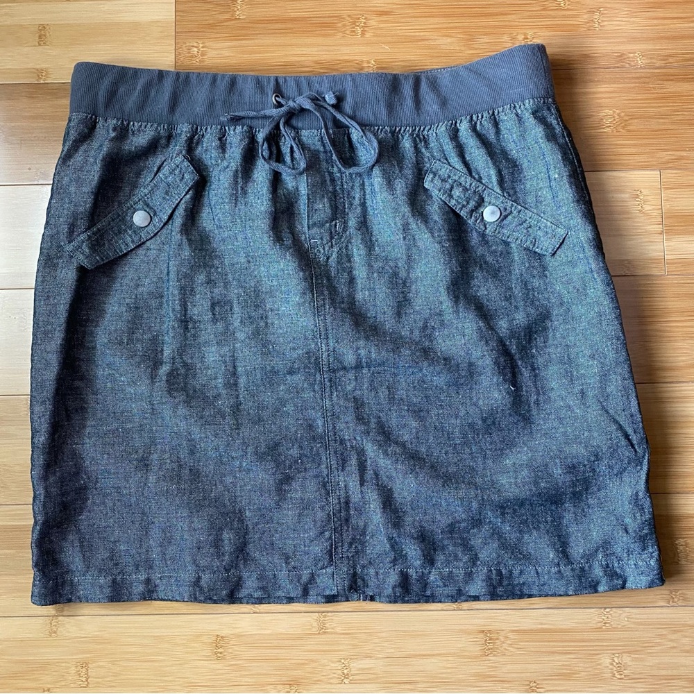 New York & Company Gray Mini Skirt Size Medium